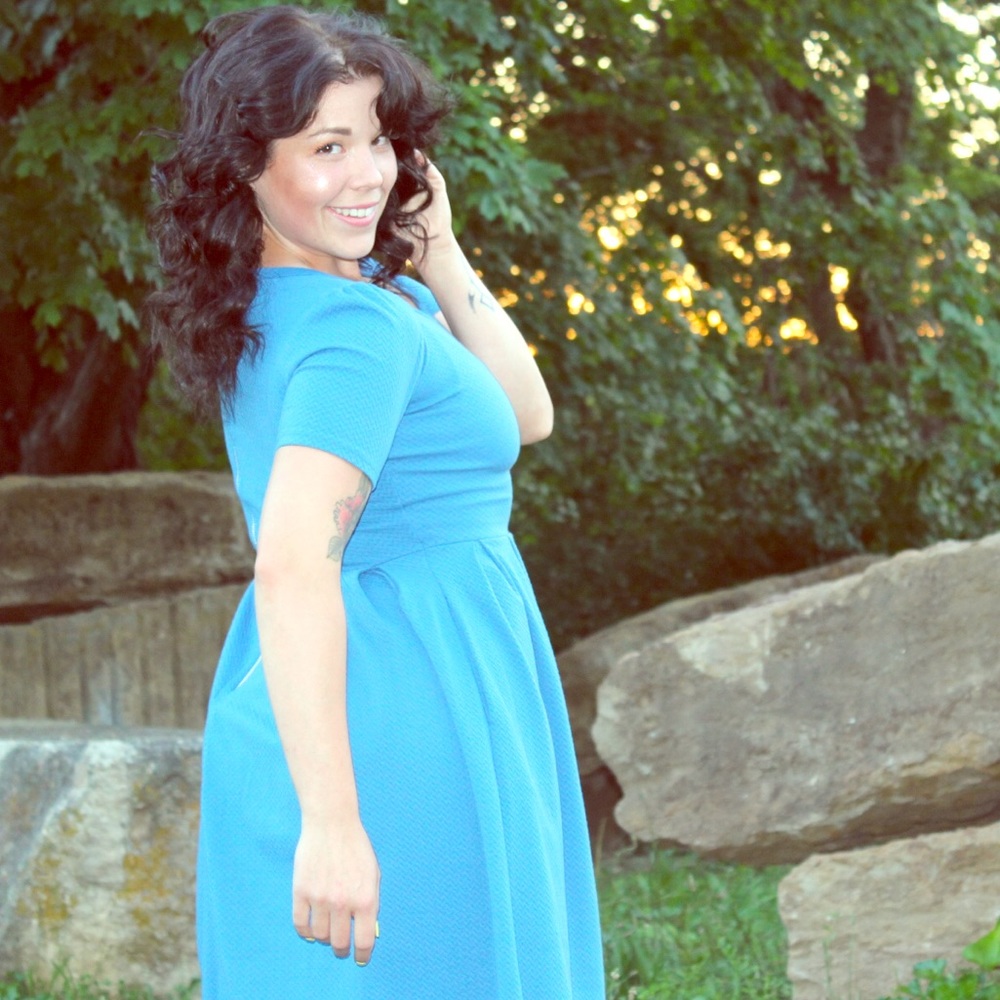 Fitted lularoe blue flirty dress, with pockets! 😇